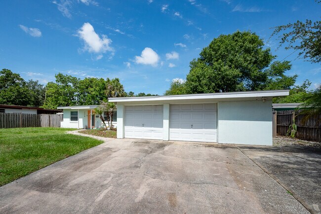 Building Photo - 1116 Berwyn Rd