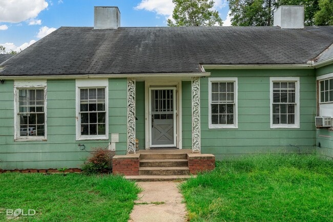 Building Photo - Home For Rent!