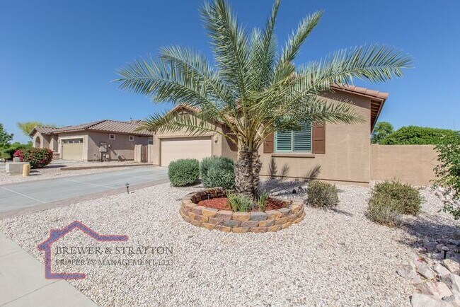 Building Photo - 391 S 163rd Dr - 4BR, 2BA - Sarival/Van Buren