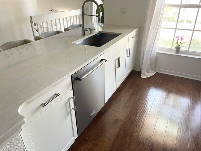 Building Photo - 4275 Castle Bridge