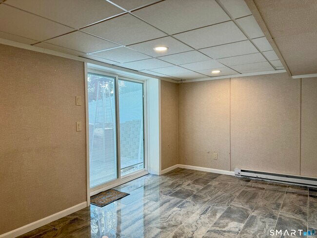 Building Photo - 30 Twilight Ln