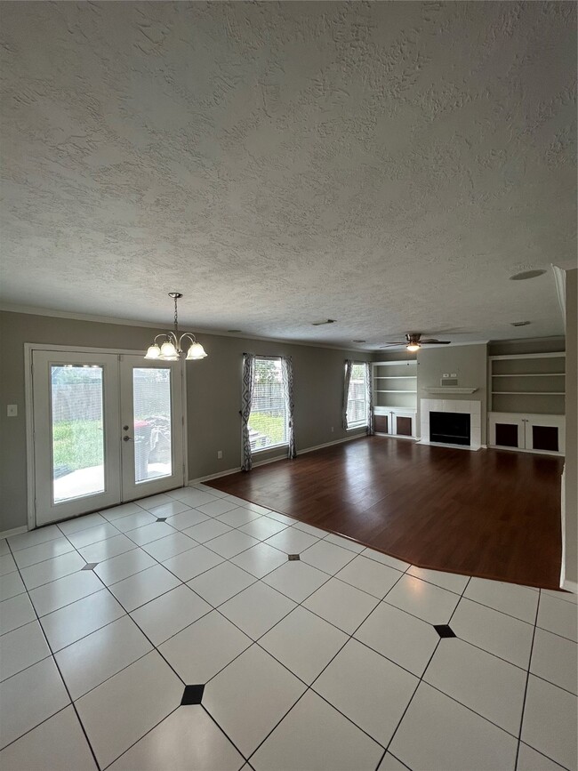 Building Photo - 5415 W Harrow Dr