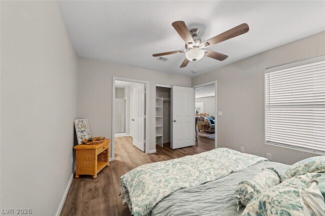 Building Photo - 700 Capri Dr