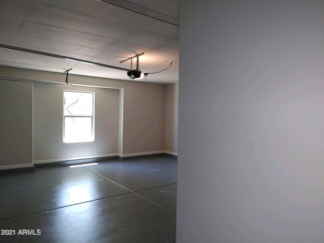 Building Photo - 45196 W Sandhill Rd