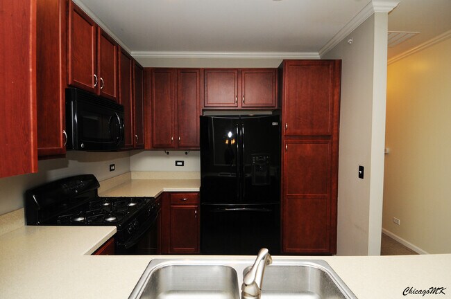 Building Photo - 2250 Aurora Dr