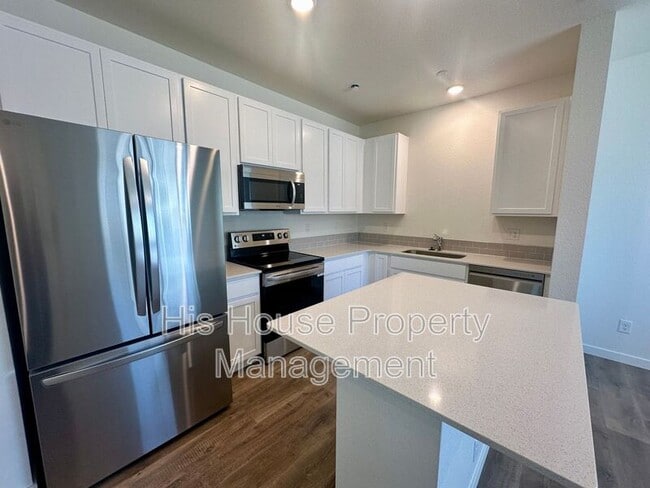 Building Photo - 3920 Pinnacles Ct