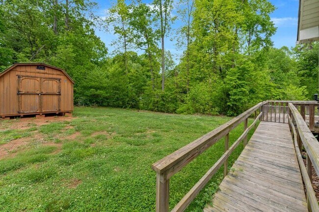 Building Photo - 155 Rose Brier Lane.