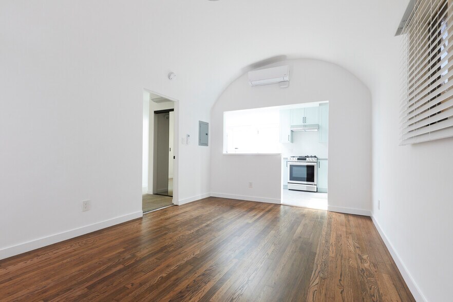 Building Photo - 640 Santa Clara Ave