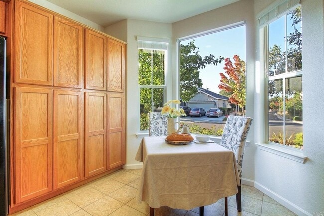 Building Photo - 1,812 Square Foot Two level 3 bedroom  2.5...