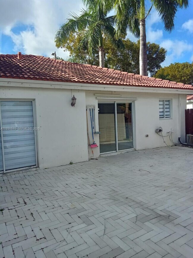 Building Photo - 7339 NW 173rd Dr