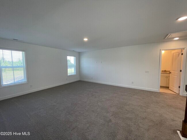 Building Photo - 637 Watauga Ln