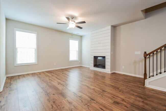 Building Photo - 1191 Spring Marsh Ct NE