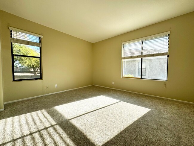 Building Photo - AVAILABLE NOW!! 1 Bed / 1 Bath Condo in Palm Lake in Palm Desert!