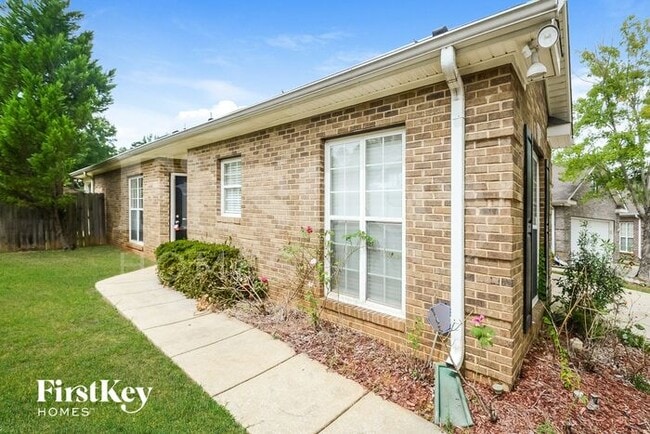 Building Photo - 4872 Longmeadow Dr