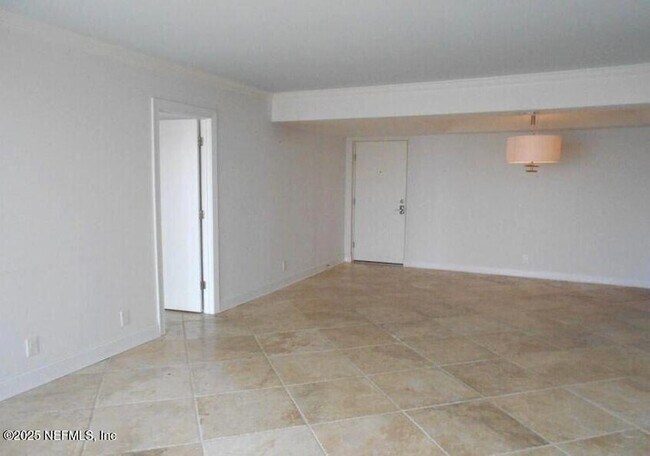 Building Photo - 1601 Ocean Dr S