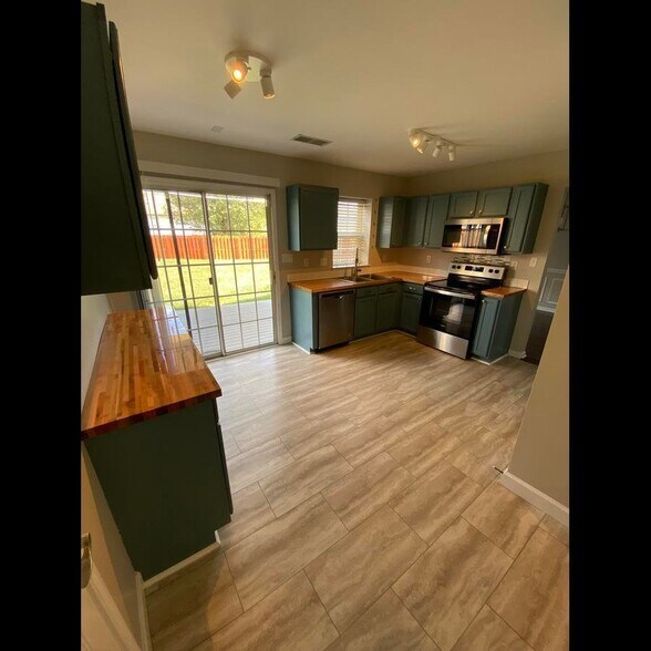 Building Photo - 9934 Gray Dove Ct