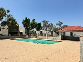 Building Photo - 2801 E Monte Cristo Ave