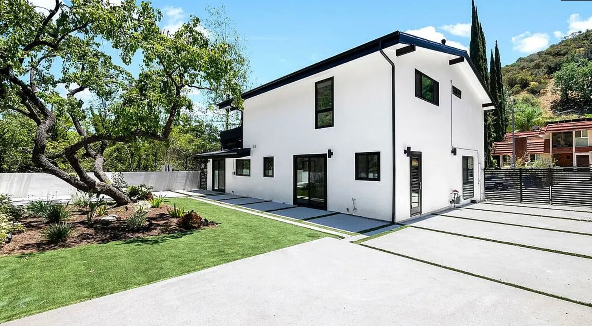 Building Photo - 17163 Clemons Dr