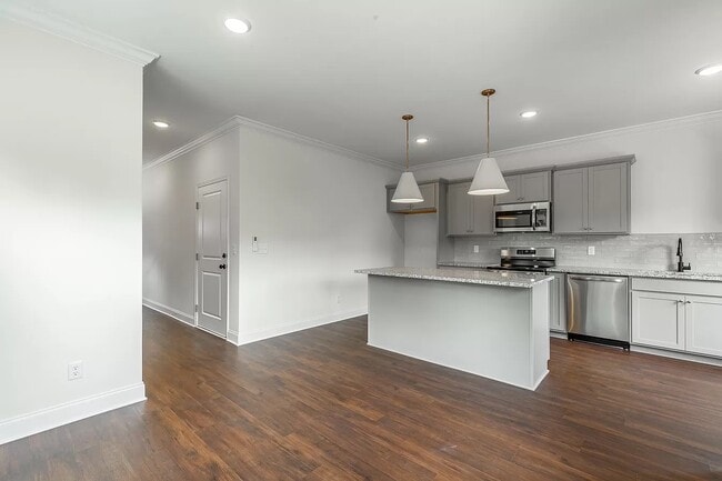 Building Photo - 5558 Stream Ln