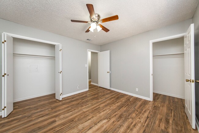 Building Photo - 2 Bedroom Apt. in Prime Location - Newly R...