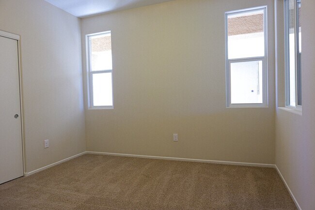 Building Photo - Brand New Gated 4-Bed, 3-Bath Townhome wit...