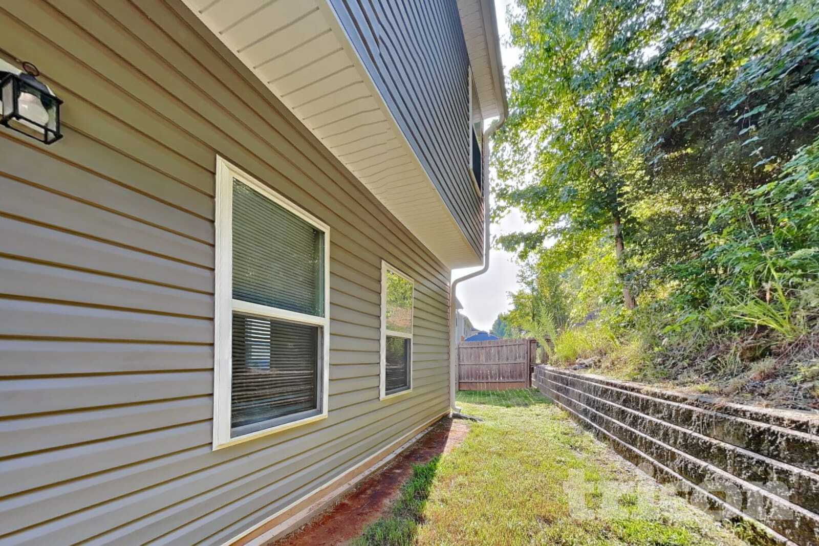 Building Photo - 917 Leatherstone Ln