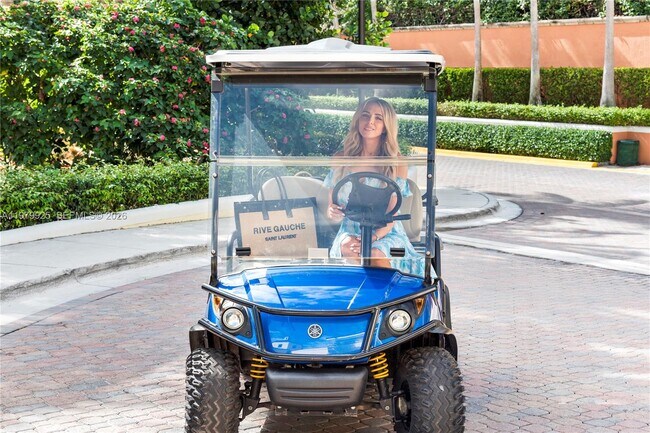 Building Photo - 781 Crandon Blvd