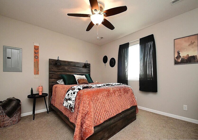 Building Photo - 345 Spruce St