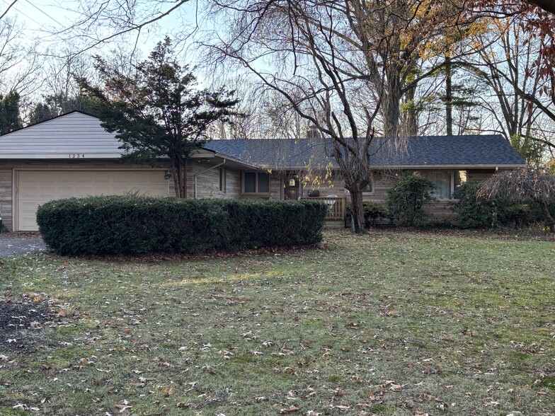 Primary Photo - 1234 Fairview Dr