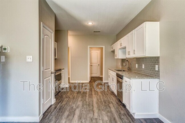 Building Photo - 1110 Woburn Dr