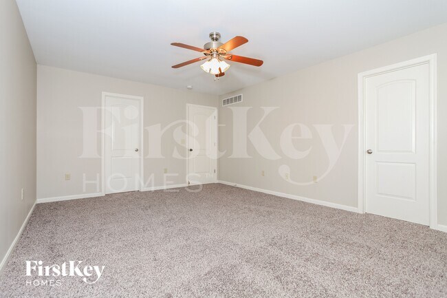 Building Photo - 2724 Parkerridge Dr