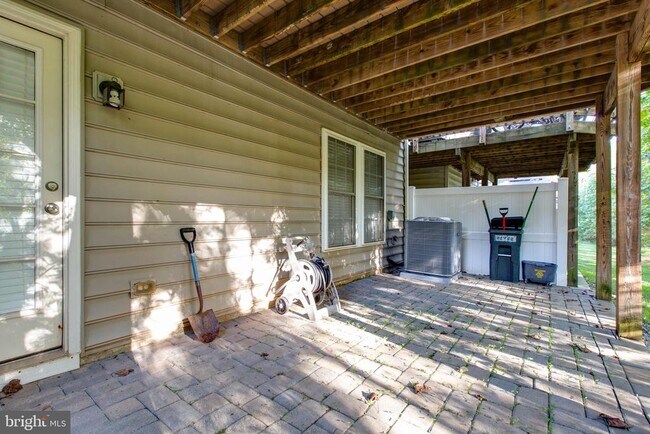 Building Photo - 1506 Penzance Way