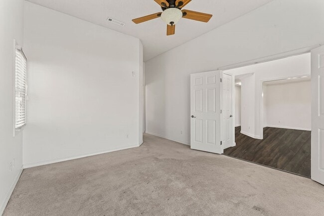 Building Photo - 47 Stonehenge Dr