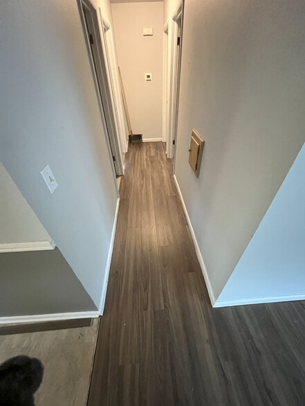 Hallway - 4625 W Parkland Ave