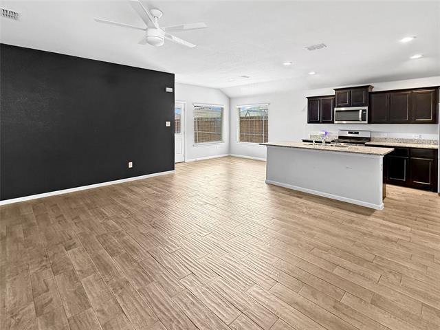 Building Photo - 9749 Walnut Cove Dr