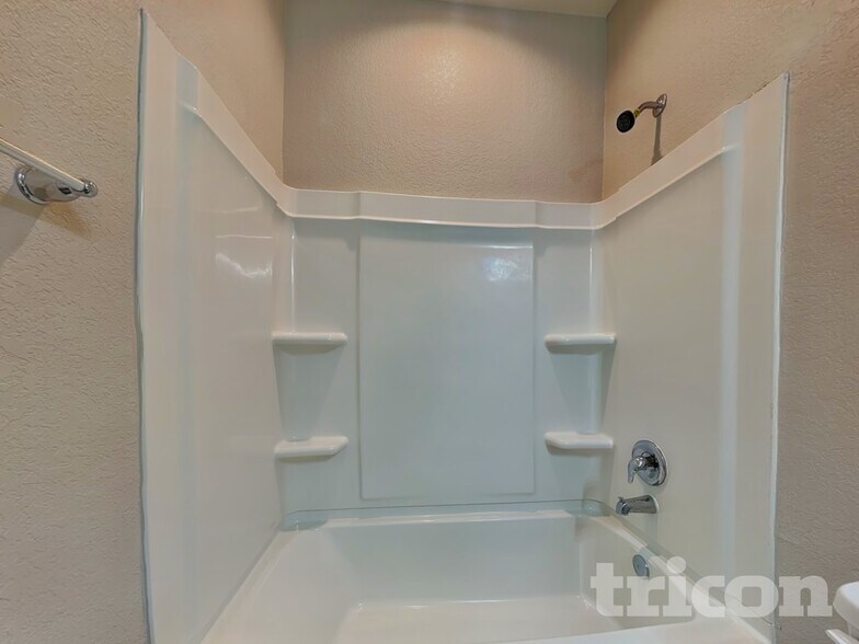 Building Photo - 125 Buttercup Bnd