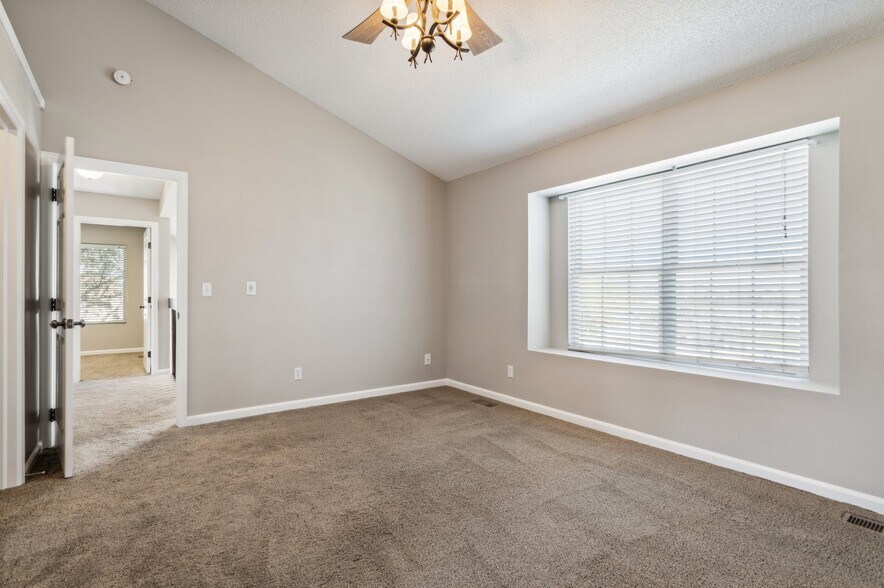 Building Photo - 6450 Stonehedge Dr