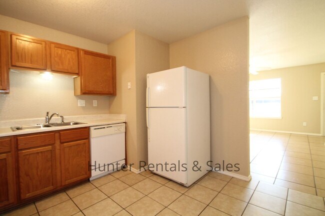 Building Photo - Updated 3-Bedroom, 2-Bath Townhome with Do...