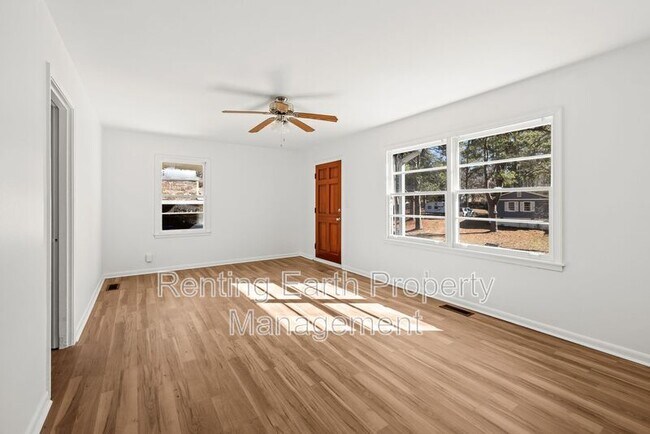 Building Photo - 416 Hearn Cir