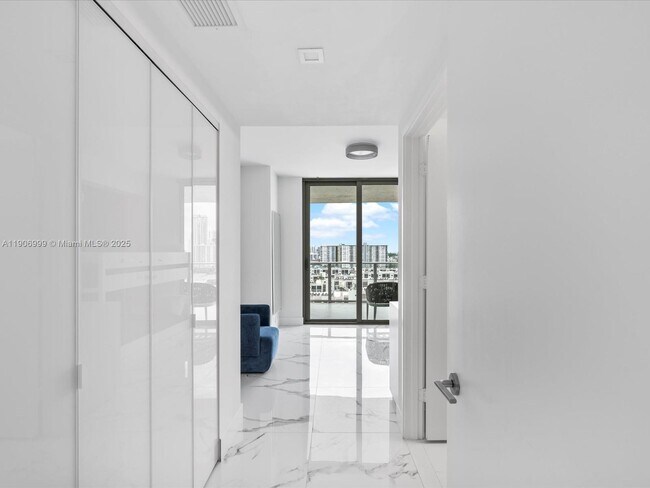 Building Photo - 300 Sunny Isles Blvd