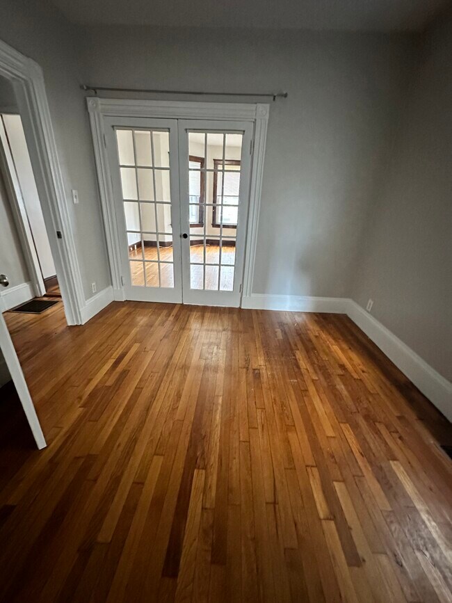 Building Photo - 147 L St