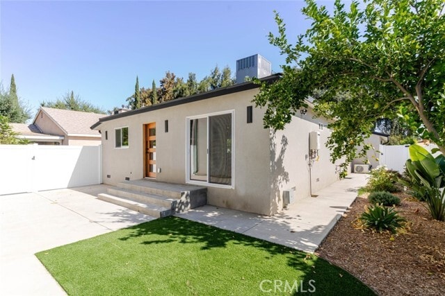 Building Photo - 6837 Yolanda Ave