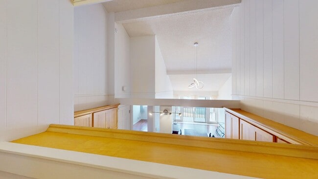 Building Photo - Spacious 3-Bedroom, 2-Bath Townhouse in Gr...