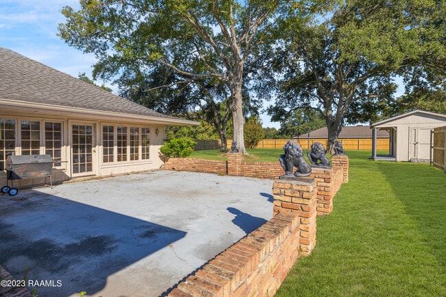 Building Photo - 512 Monarch Dr