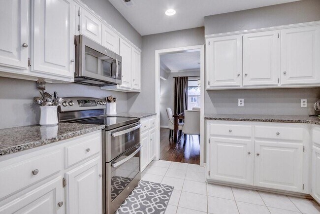 Building Photo - 1332 Chimney Hill Rd