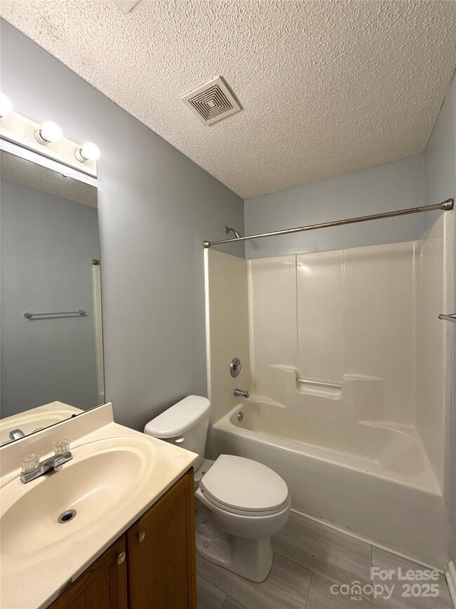 Building Photo - 3025 Longspur Dr