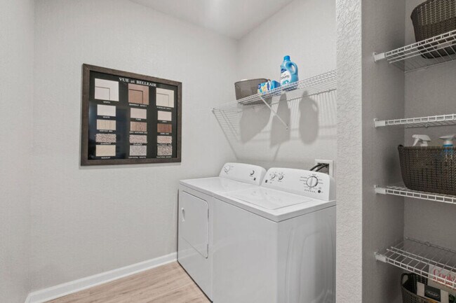 Building Photo - 1551 Flournoy Cir W