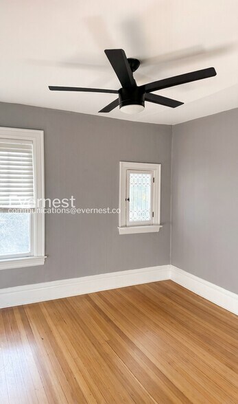 Building Photo - 1147 Marion St