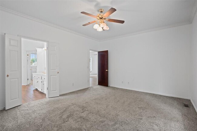 Building Photo - 205 Berkshire Dr