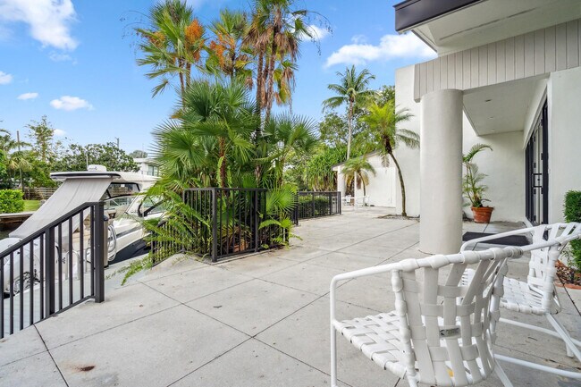 Building Photo - 1000 River Reach Dr